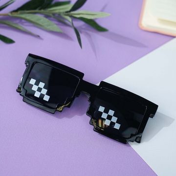Солнцезащитные очки "Пиксели" черные классика