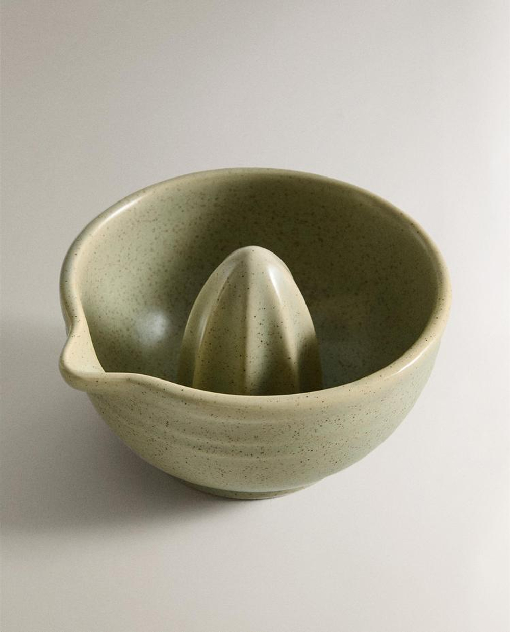 ZARA HOME КЕРАМИЧЕСКАЯ СОКОВЫЖИМАЛКА, ЗЕЛЕНЫЙ