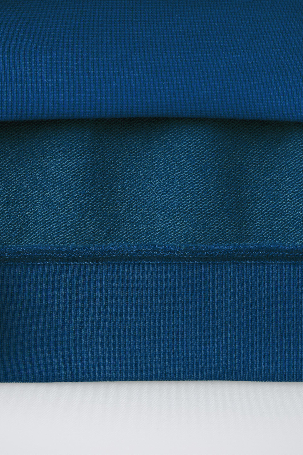 ZARA ТОЛСТОВКА С КОРОТКИМИ РУКАВАМИ И РЕЛЬЕФНОЙ НАДПИСЬЮ, ЯРКО-СИНИЙ