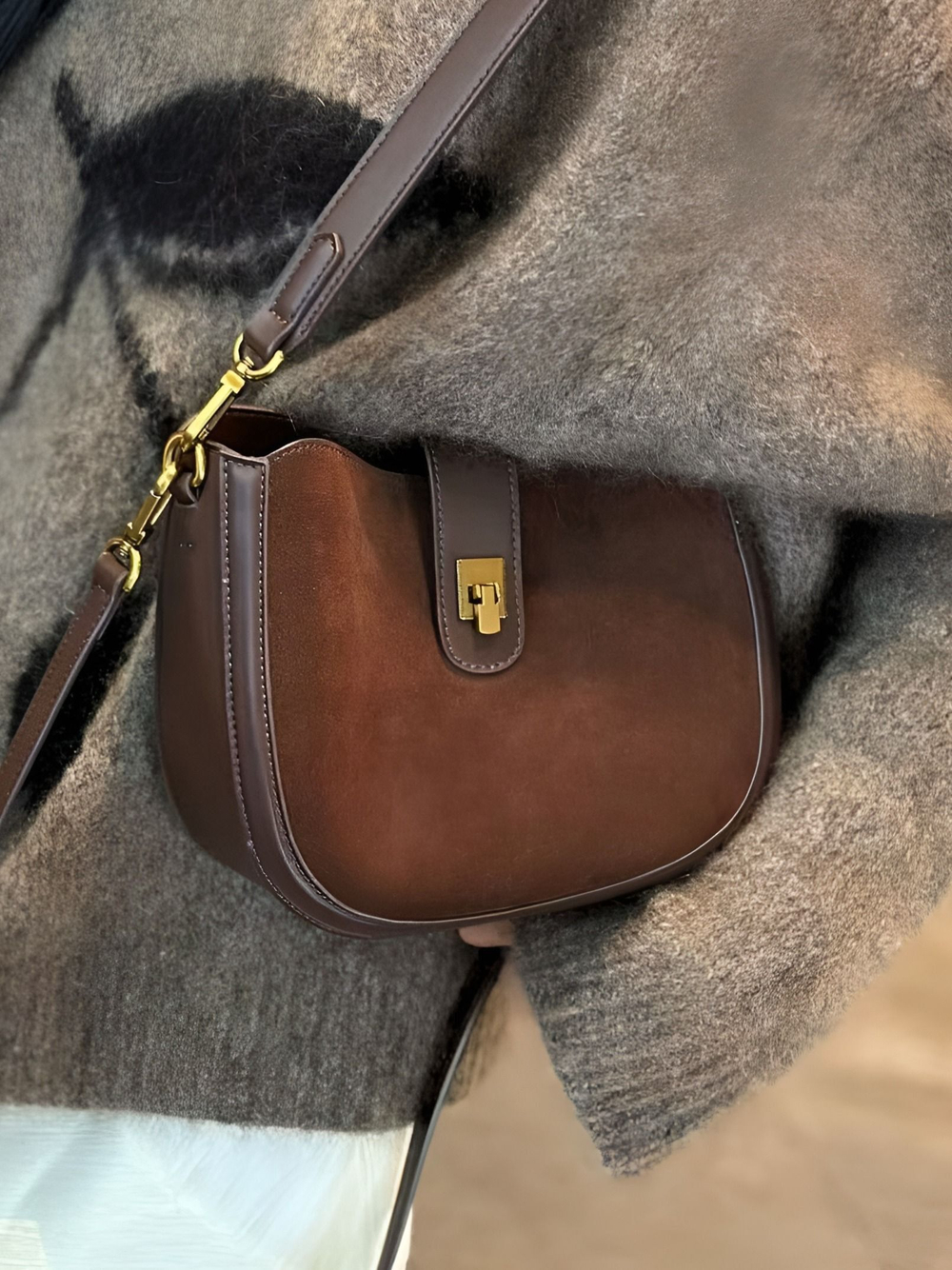 женская сумка на плечо из натуральной кожи