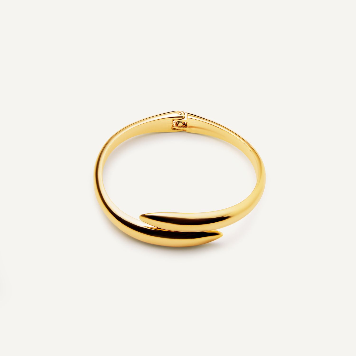 Браслет Clenched Bangle Bracelet – Gold