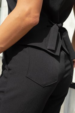 Брюки черные зауженные из вискозы