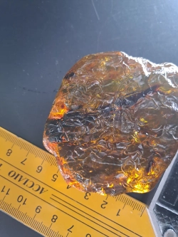 Копал молодой янтарь коллекционный 84 гр