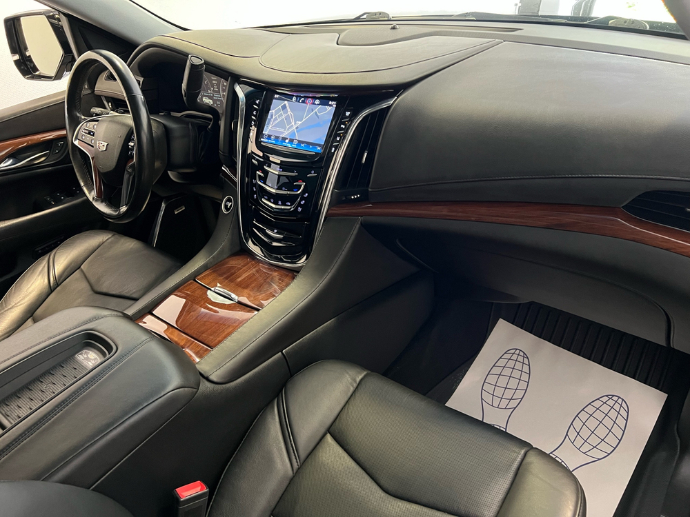 Cadillac Escalade, 2015 год