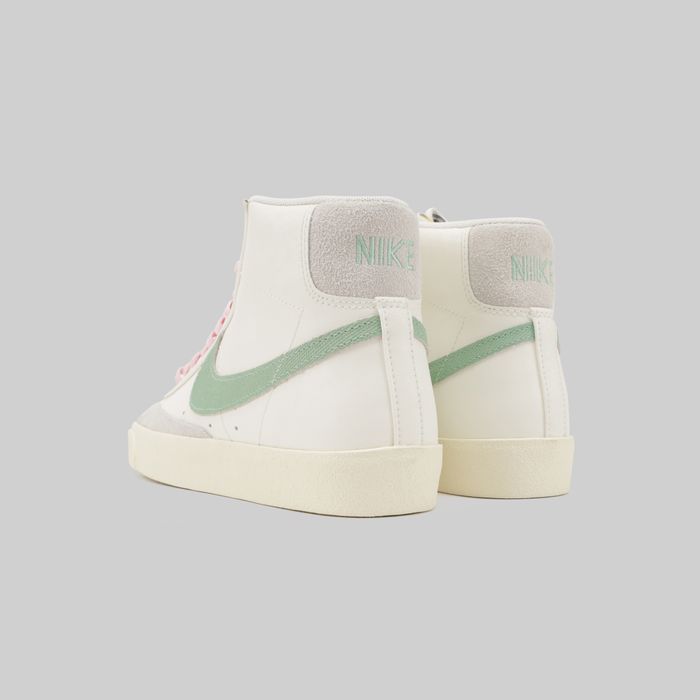Кроссовки Nike Blazer Mid '77 PRM артикул:DO9787-100 - купить в магазине Дайс