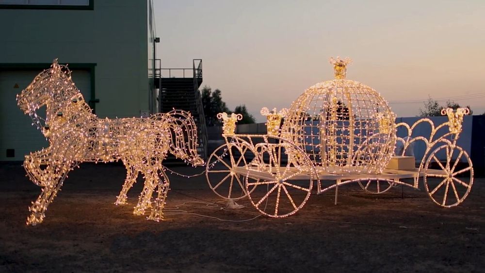 Световая композиция «Карета с лошадьми»
