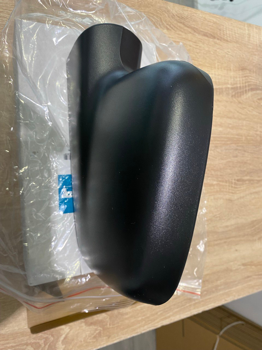 Кожух правого зеркала заднего вида нижний / VW Caddy-III,Transporter T-5 03~