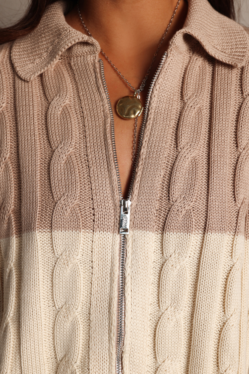 Кардиган на молнии с косами