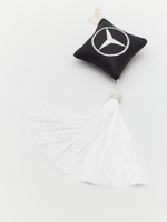 Ромб объемный на присоске MERCEDES (экокожа, черный, белая вышивка, кисть)