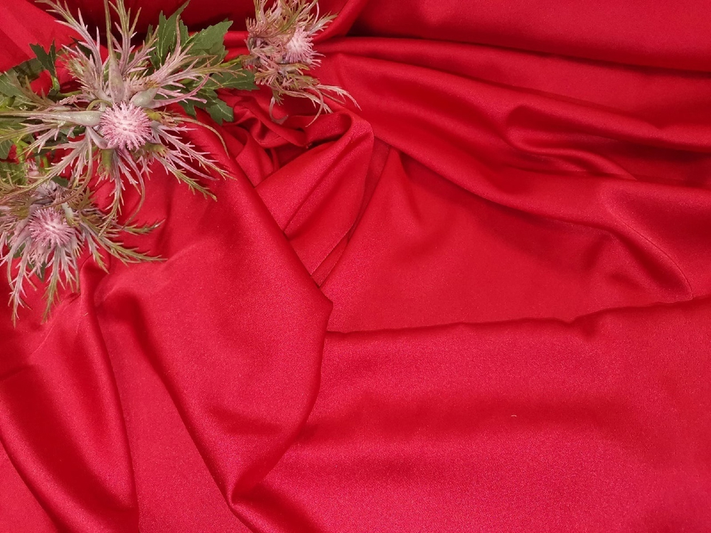 Армани-шелк. Цвет- Красный, 0,8м