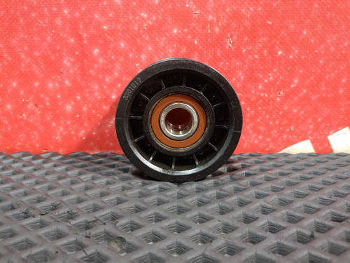 Ролик-натяжитель приводного ремня