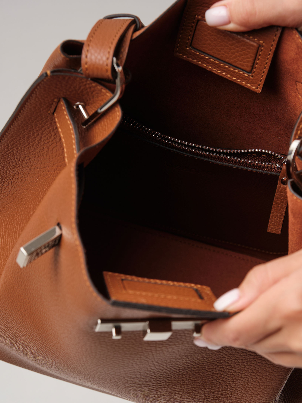 Кожаная сумка Deboro 31342 фундук