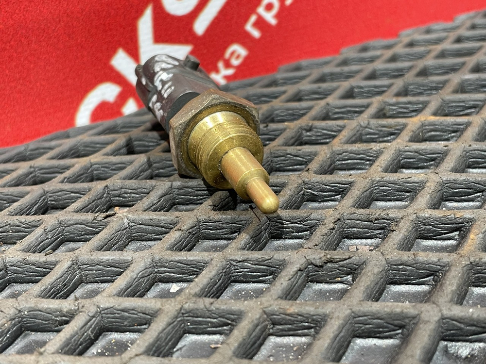 Датчик температуры охлаждающей жидкости