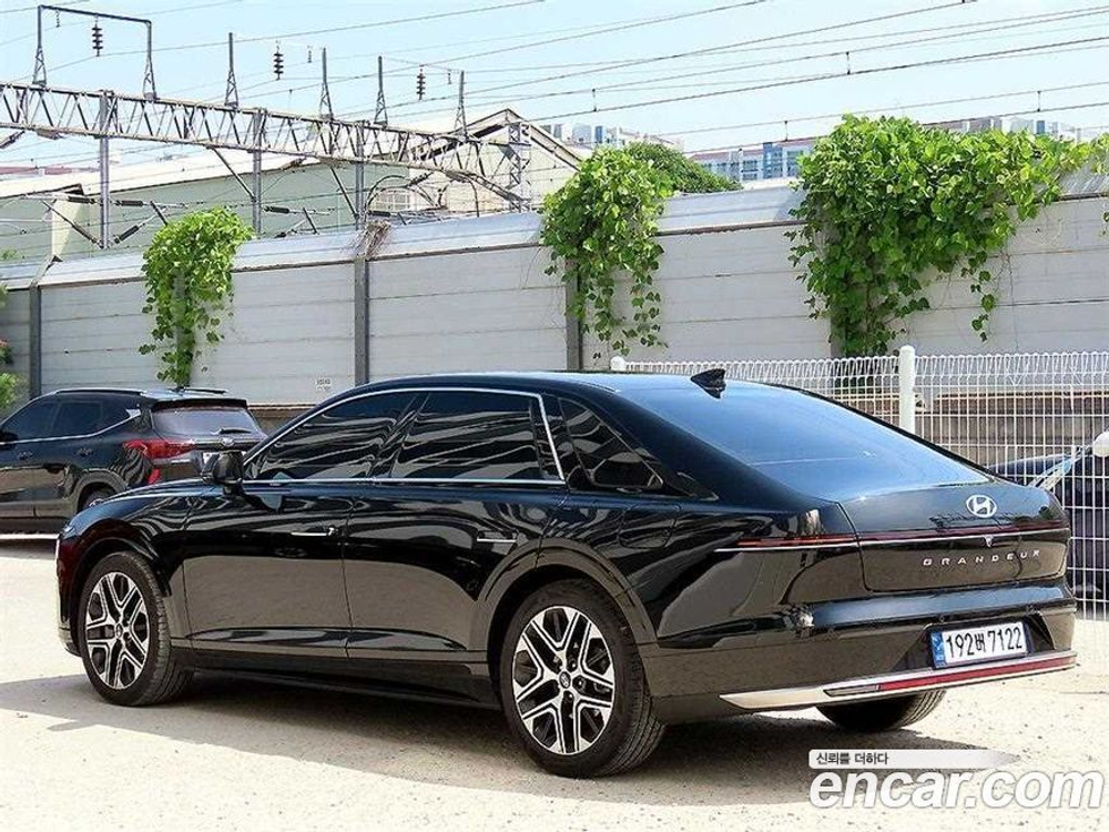 Hyundai Grandeur (Azera) (GN7) 2.5 Бензин 2WD (08.2023)