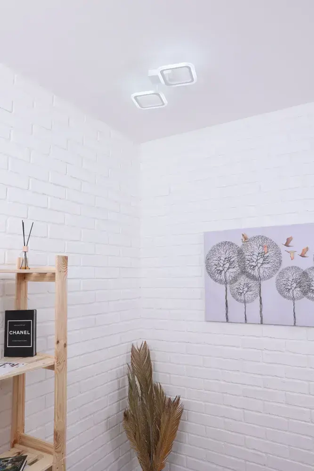 Люстра потолочная светодиодная Estero 39205-2sm, цвет белый. Люстра с пультом управления, освещение до 9 кв.м, мощность 32 Вт. Светильник потолочный