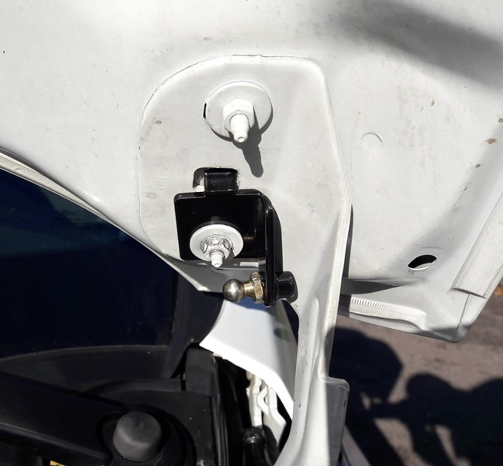 Упор (амортизатор) капота для Ford Focus 3 (2010-2019) Autoinnovation.03-08