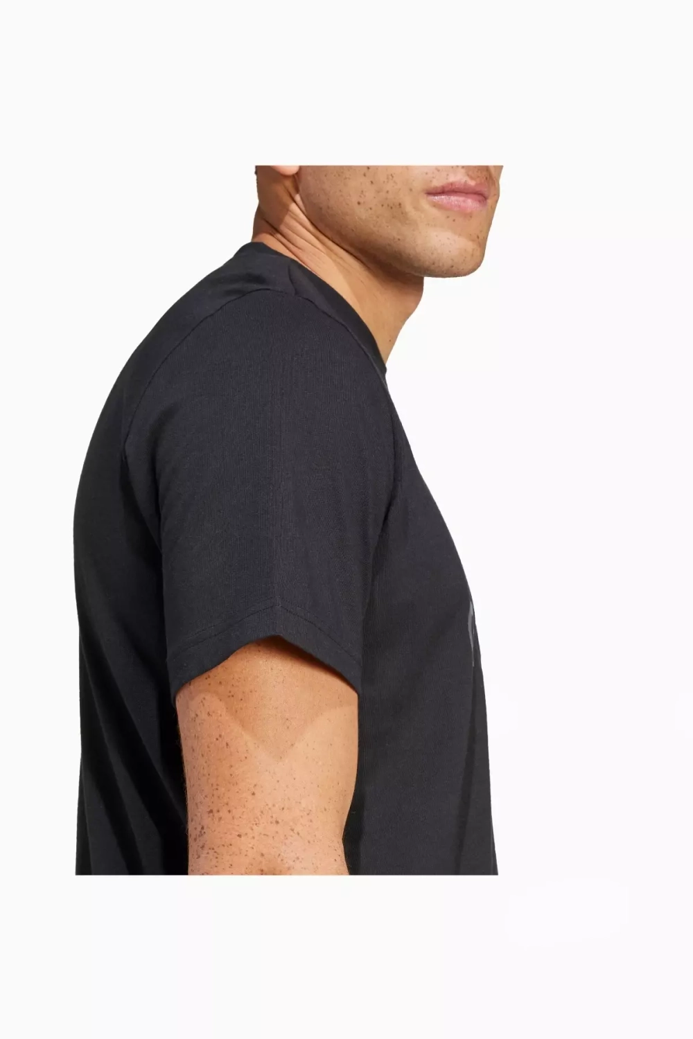 Футболка adidas Camo Badge of Sport