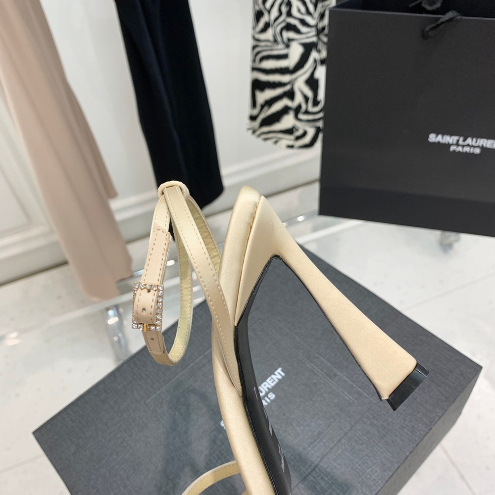 Saint Laurent Pumps