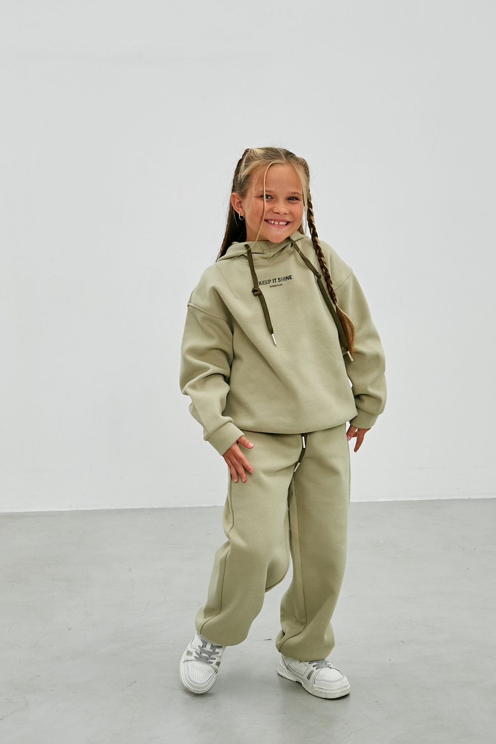 Худи уни DELORAS 22381