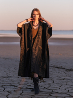 Накидка с капюшоном и орнаментом Аяуаска