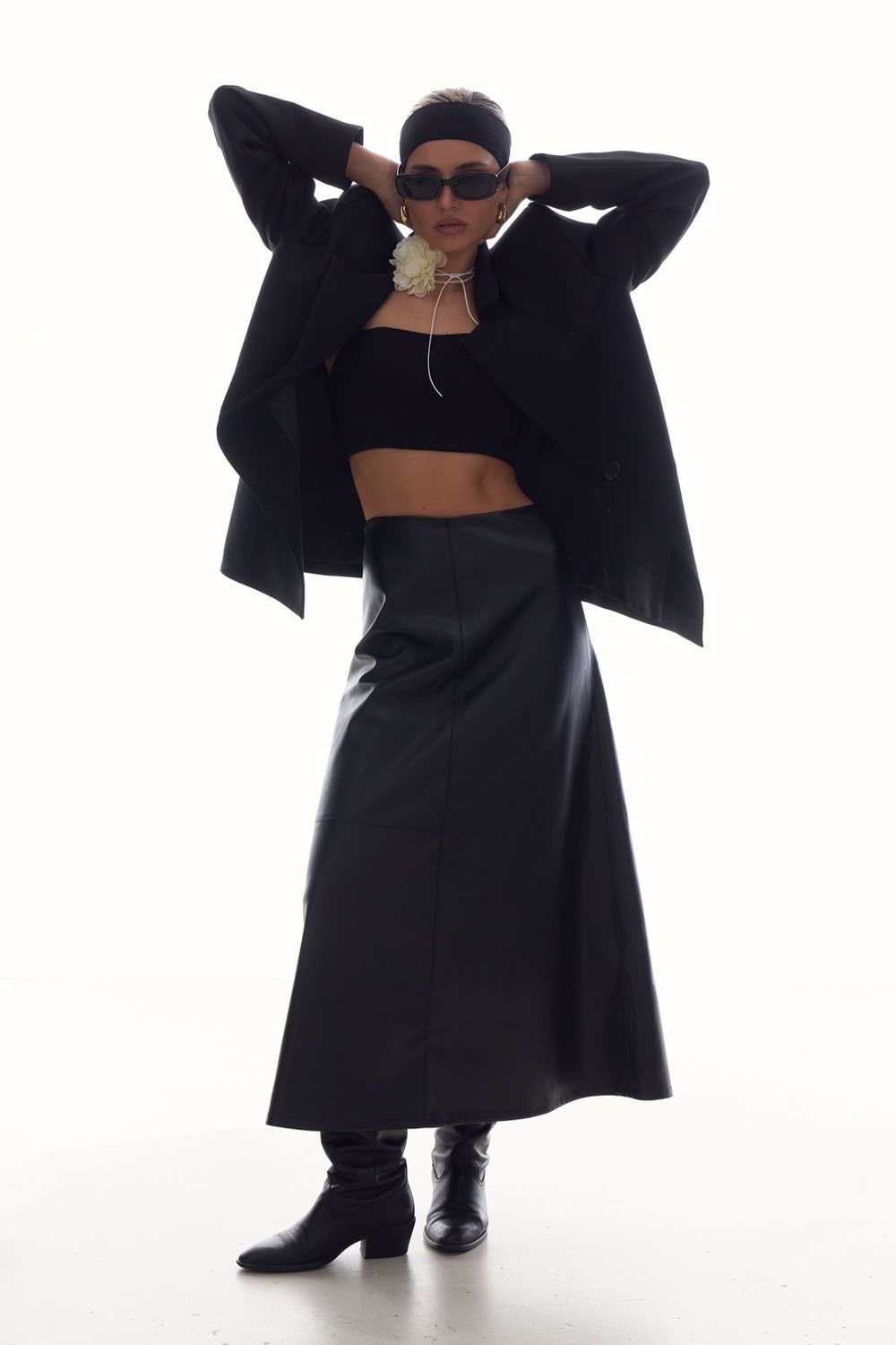 Юбка из экокожи черного цвета