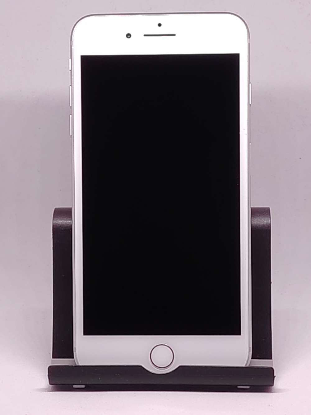 Смартфон iPhone 8 plus серебристый 64Gb