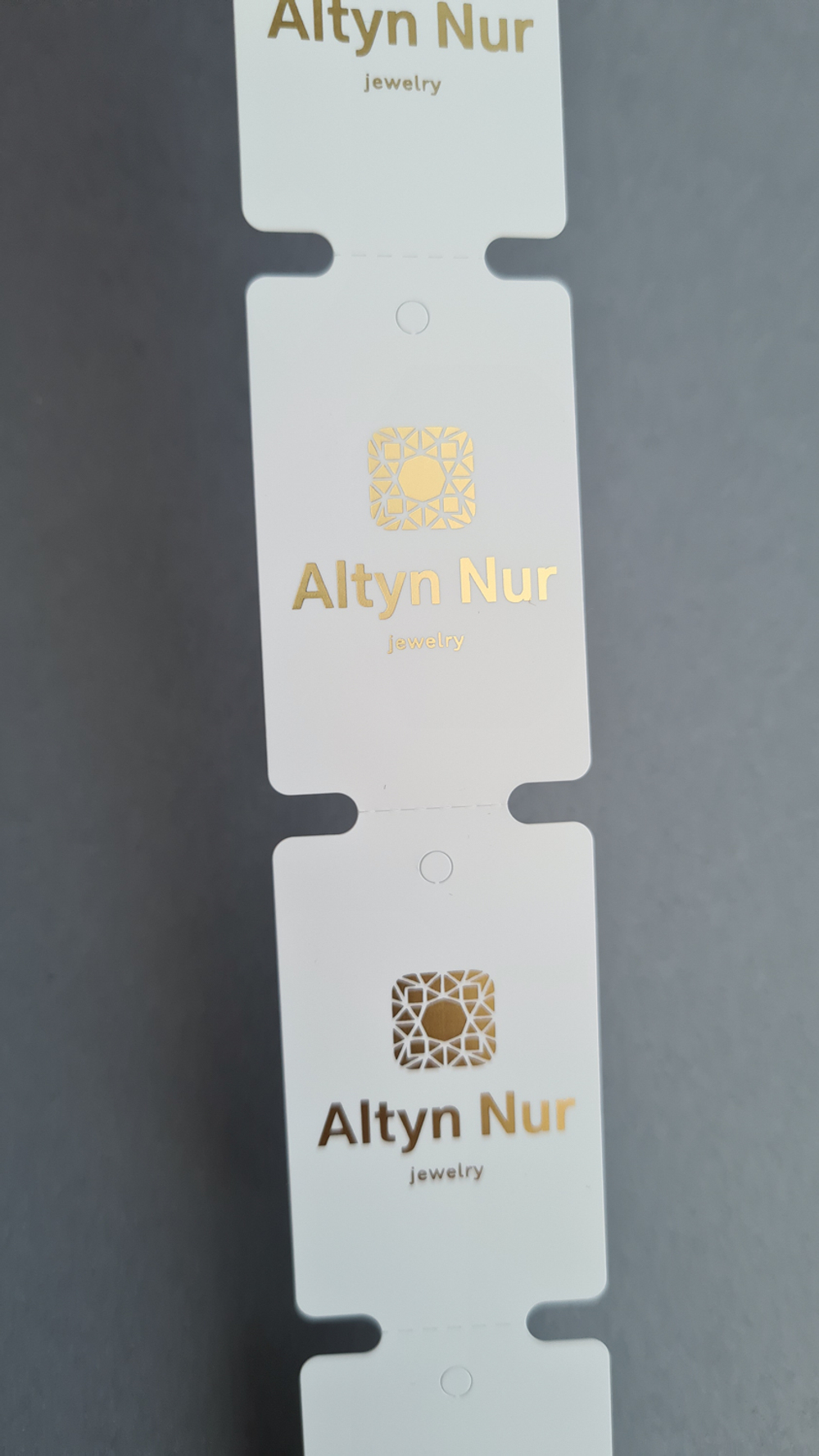 30*50,8 мм. Печать золотым.