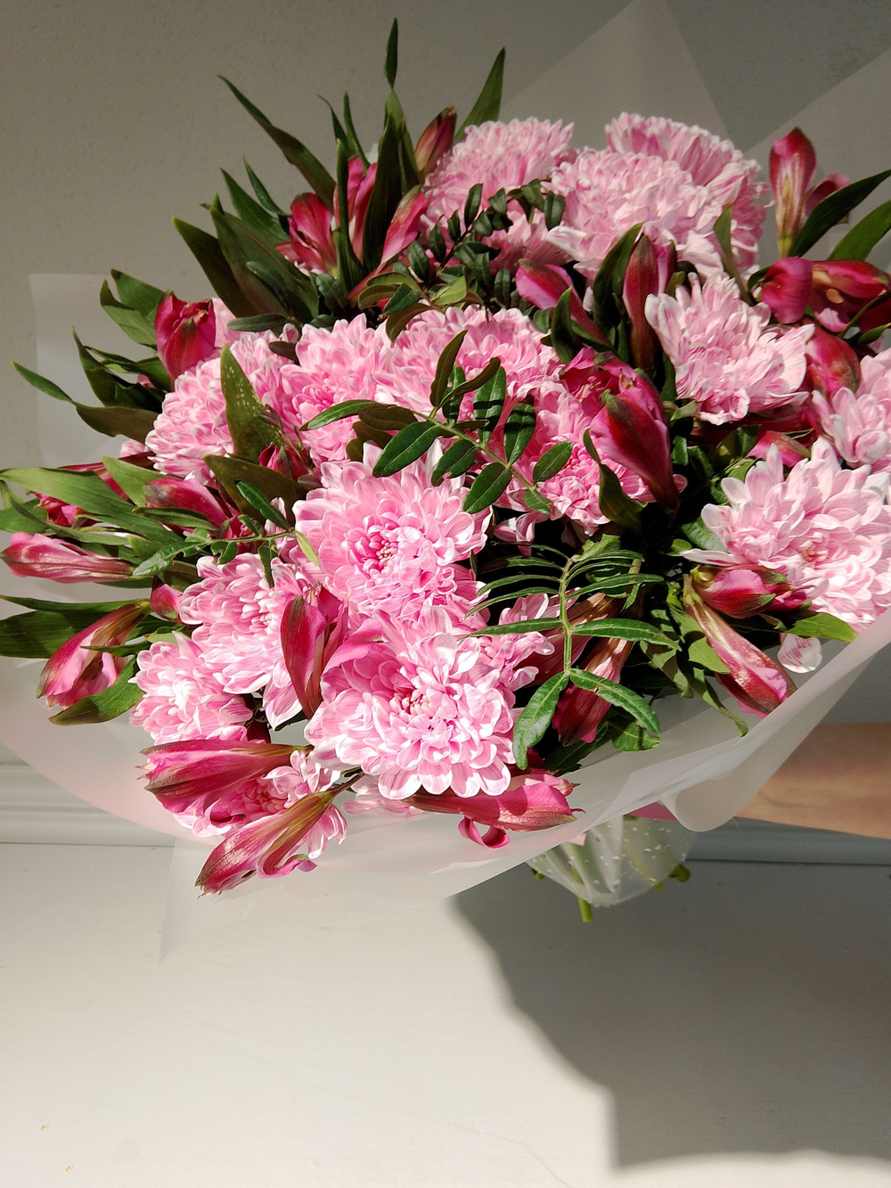 Букет из хризантем и альстромерии (С0033)