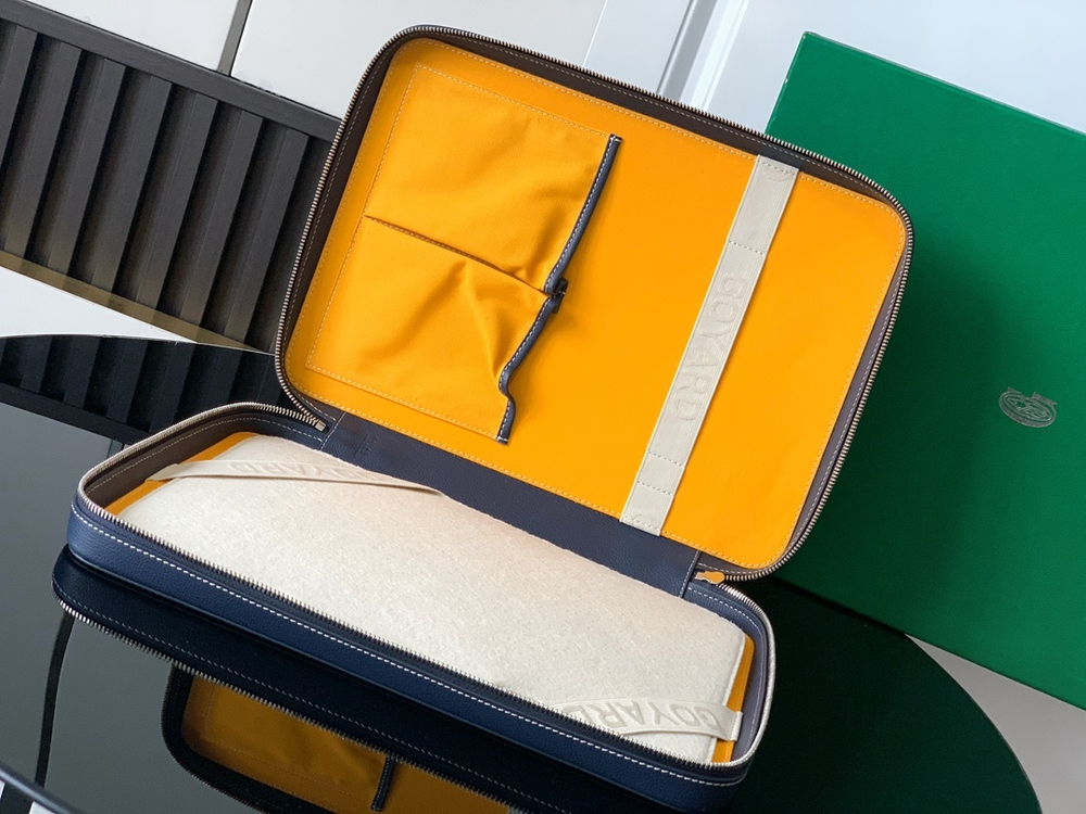 Goyard Compagnon Universel A4