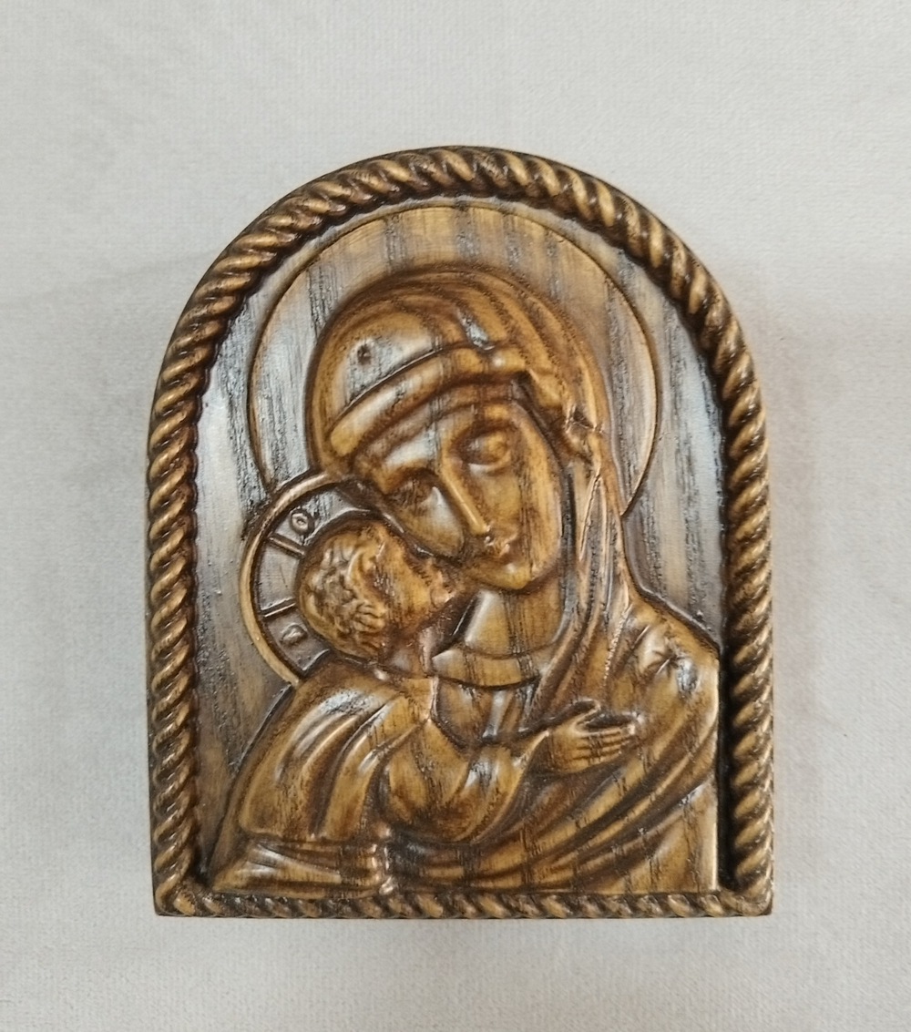 Деревянная икона Пресвятой Богородицы