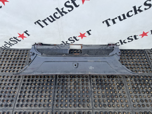 Накладка (дефект) бампера центральная