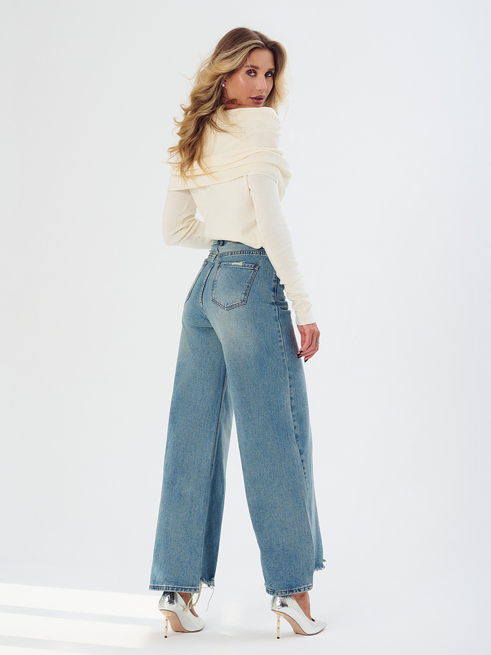 Джинсы с обработанным краем