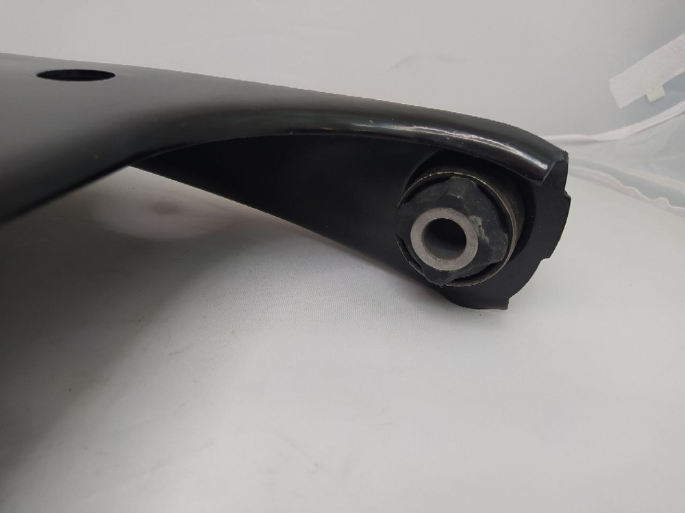 Рычаг передней подвески правый STARNER S622184 для Renault, LADA