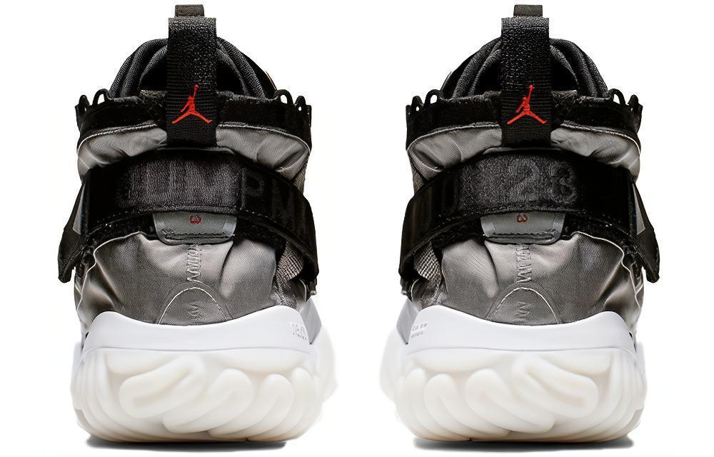 Кроссовки Air Jordan Proto React Metallic Silver