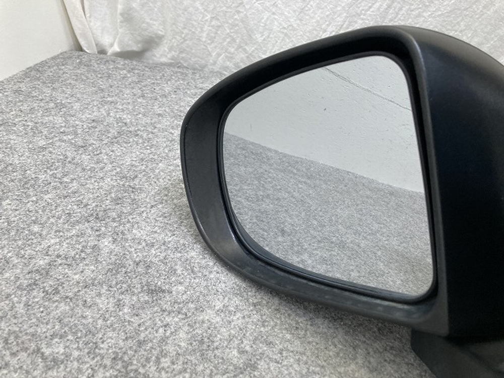 зеркало левое Toyota Raize A200A A210A