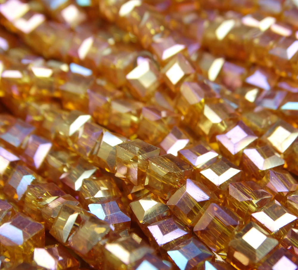 БВ048ДН4 Хрустальные бусины квадратные, цвет: коралловый с цв. AB, 4 мм, кол-во: 44-45 шт.