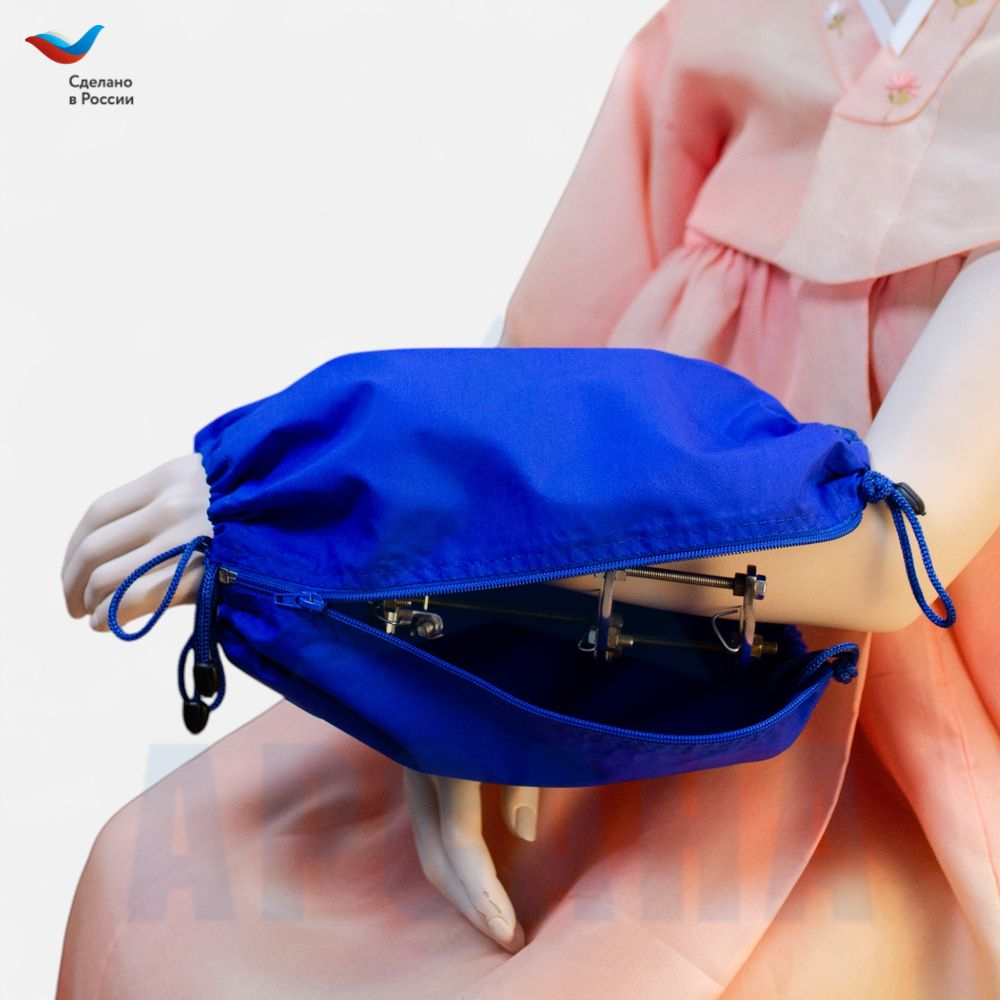 Чехол с открытой кистью на аппарат Илизарова. Ткань Сорочка. Цвет изделия - василек, молния василек. Размер PPO-2