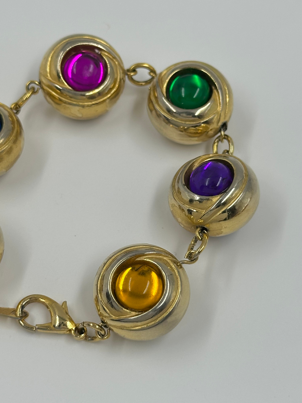 Браслет с разноцветными кабошонами (маленький)