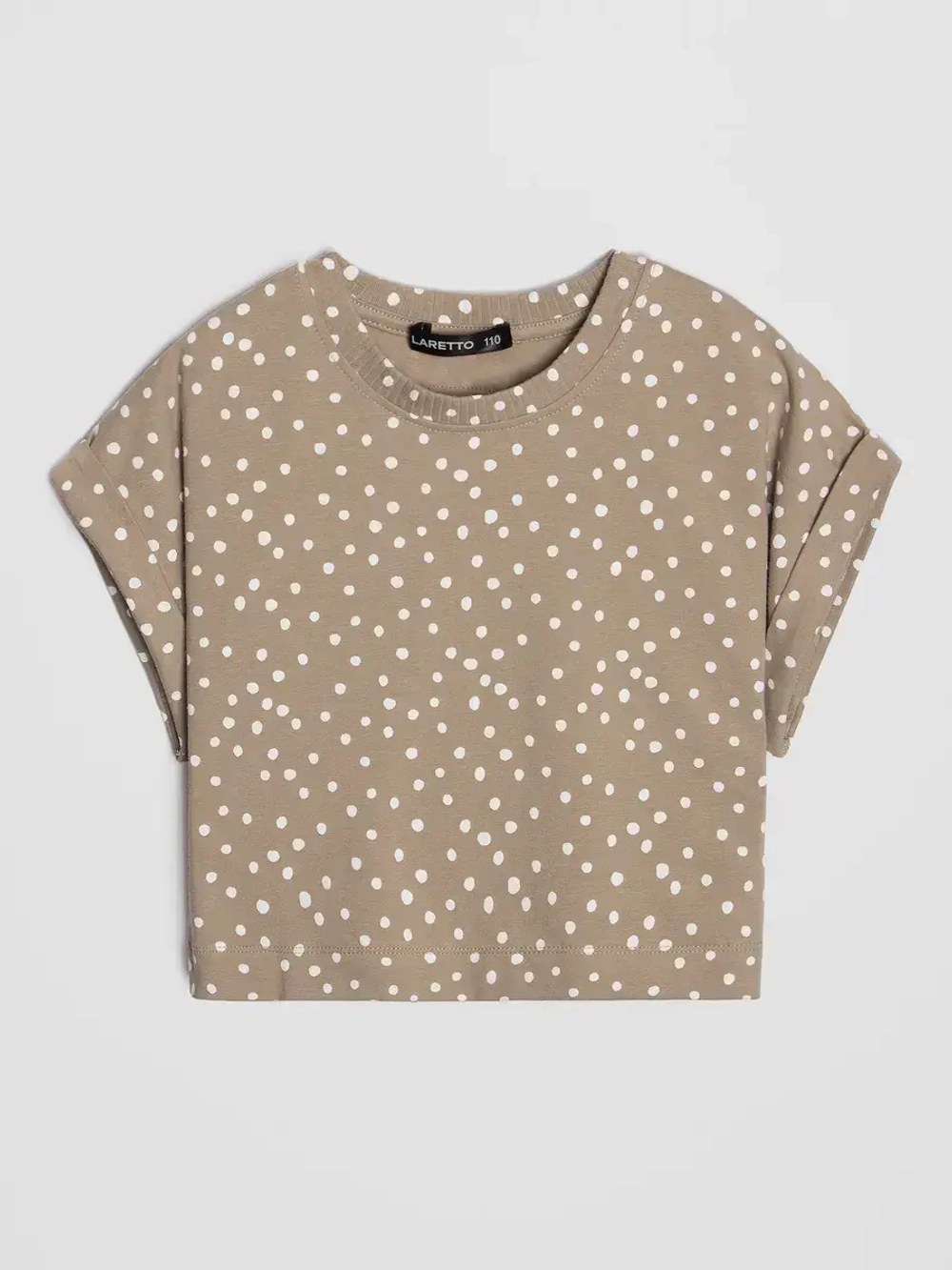 Бежевая футболка для девочки в горошек в школу