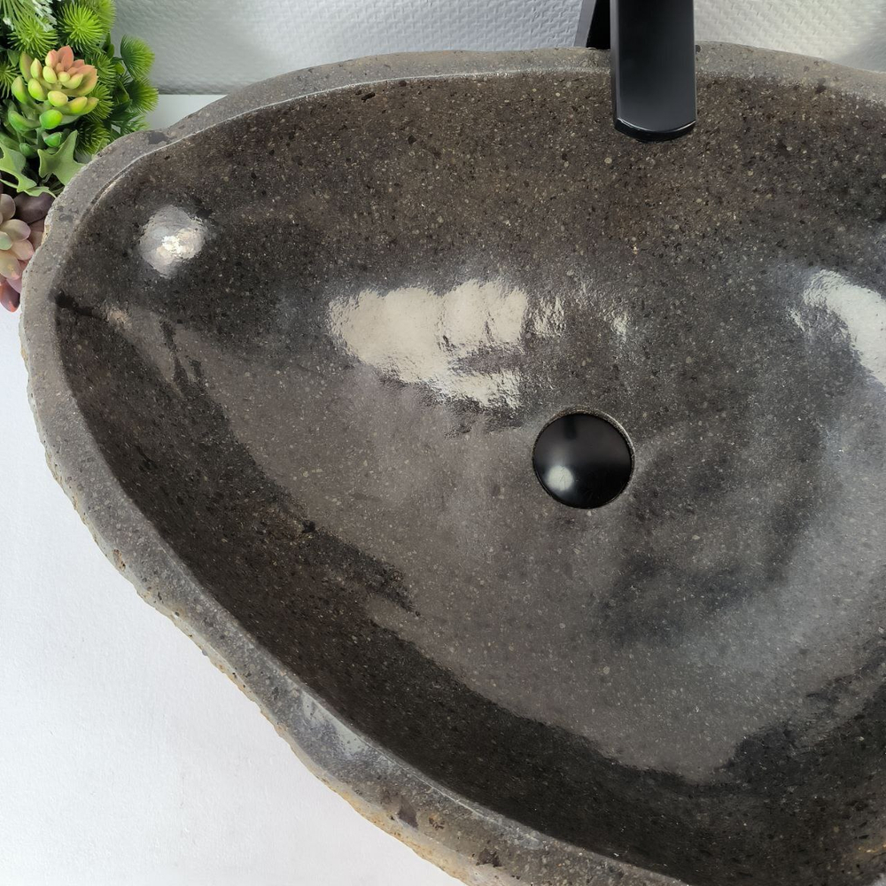 Раковина из речного камня RS-65154 68*52*18 0858