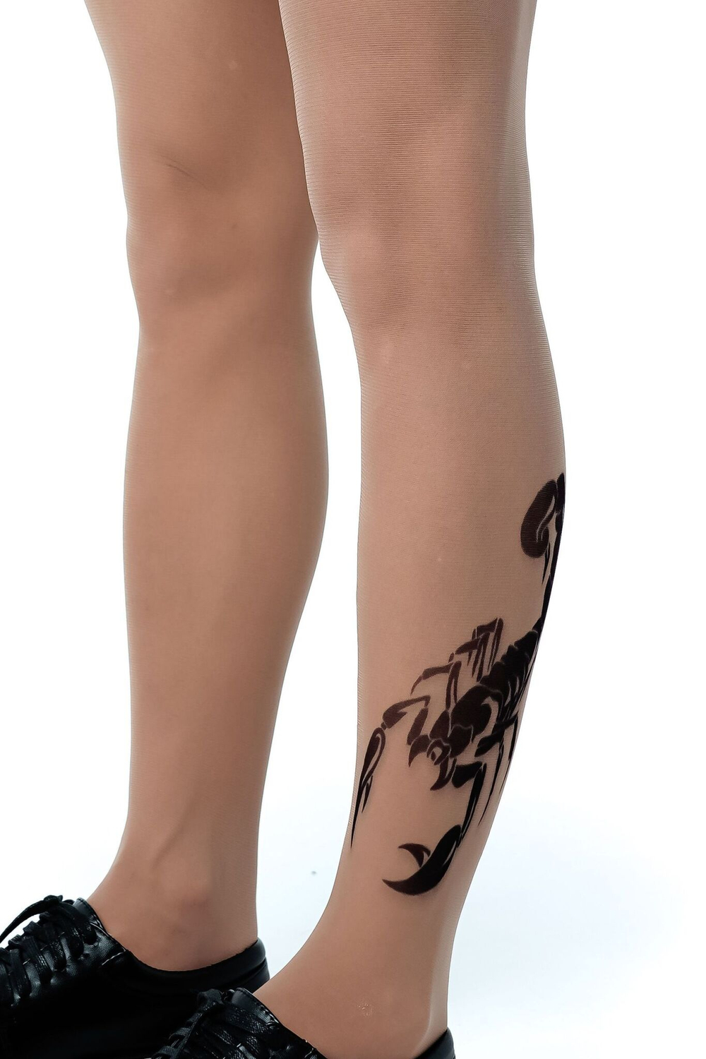 Колготки +size с принтом в виде скорпиона на левой ножке (Размер: XL-XXL-XXXL) (Цвет: бежевый)