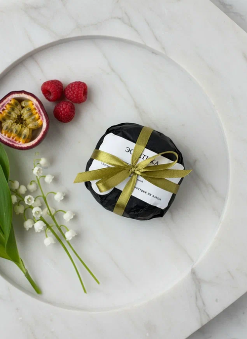 BOUTIQUE DE SAVON Масляная плитка-шайба для тела Маракуйя, малина и ландыш (по мотивам Kirke)