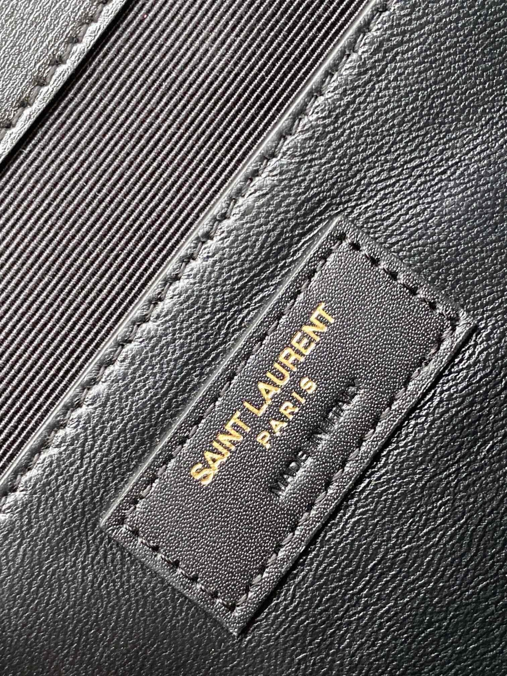 Yves Saint Laurent Manhattan 29 cm
