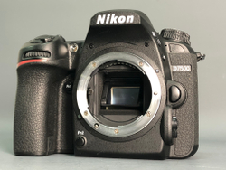 Фотоаппараты Nikon d7500+kit 18-55 2.500 кадров