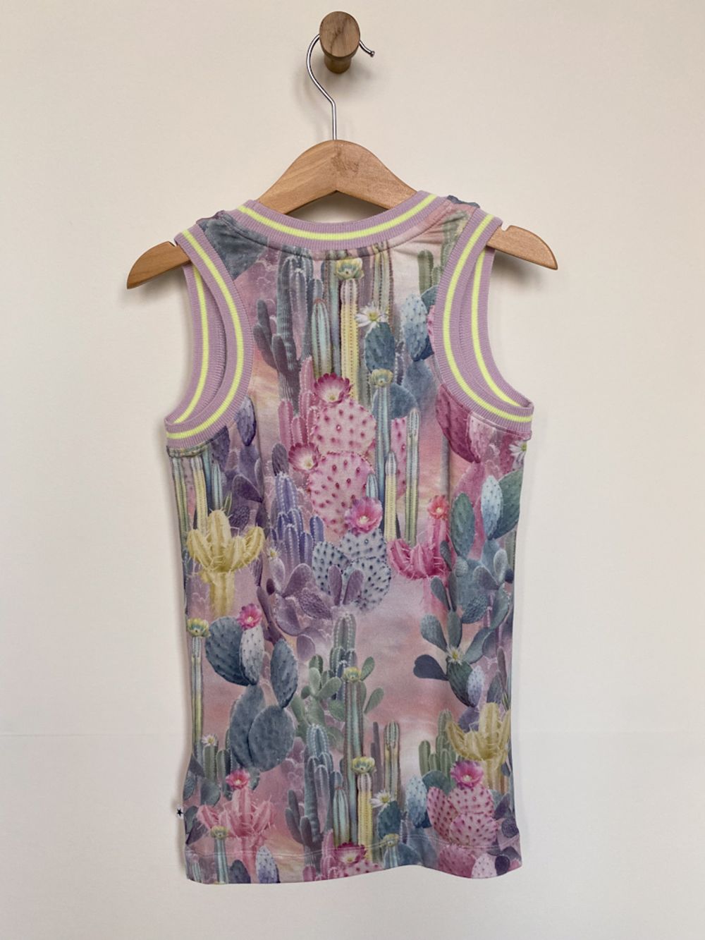 Новое платье из вискозы Molo, 104