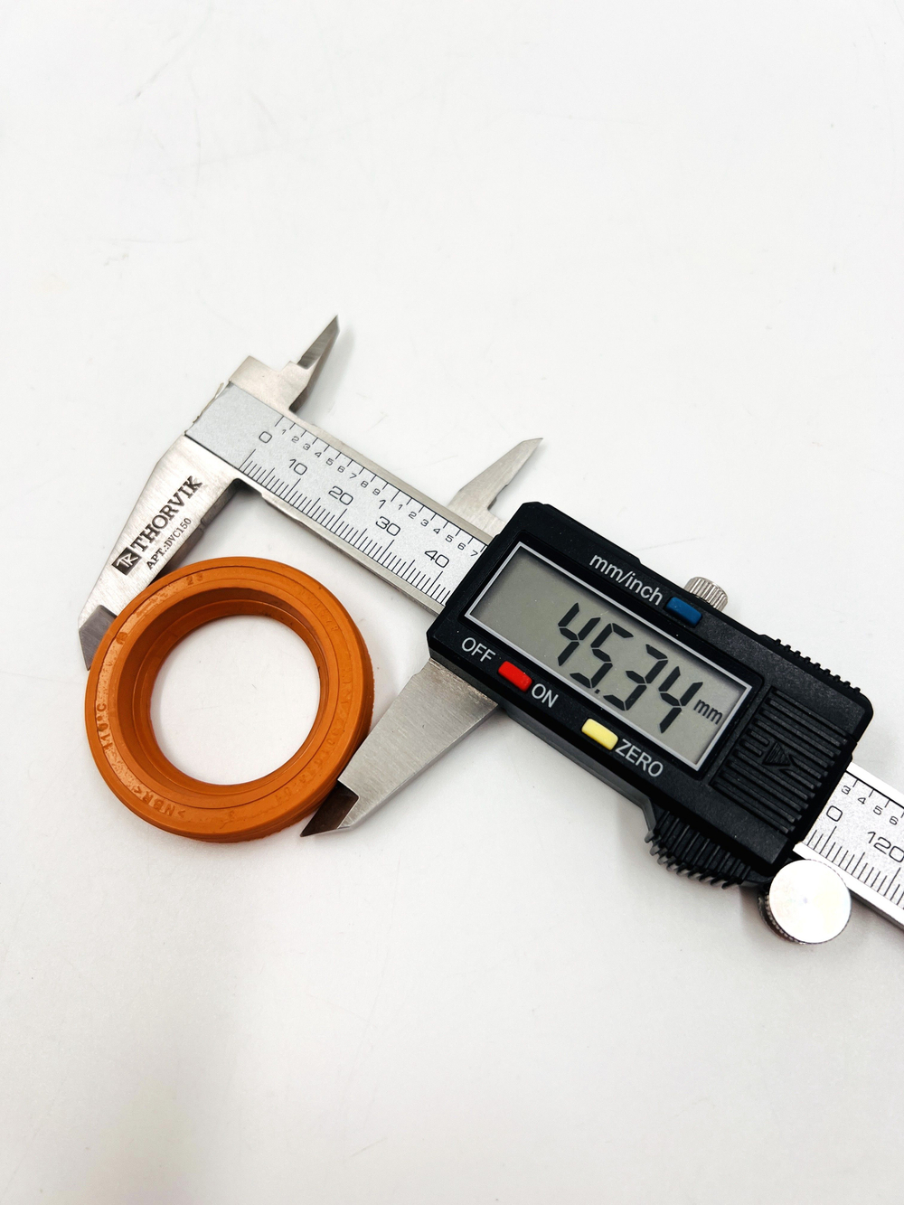 Сальник полуоси для ВАЗ 2106, 2105, 2107 1 шт Support Technology