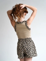 Костюм для девочки с шортами