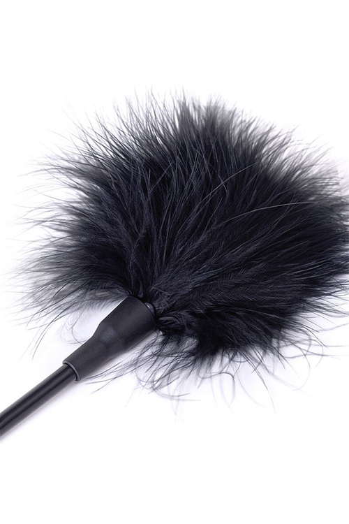 Чёрная пластиковая щекоталка 41,5см с пушком на кончике ToyFa Theatre 700017