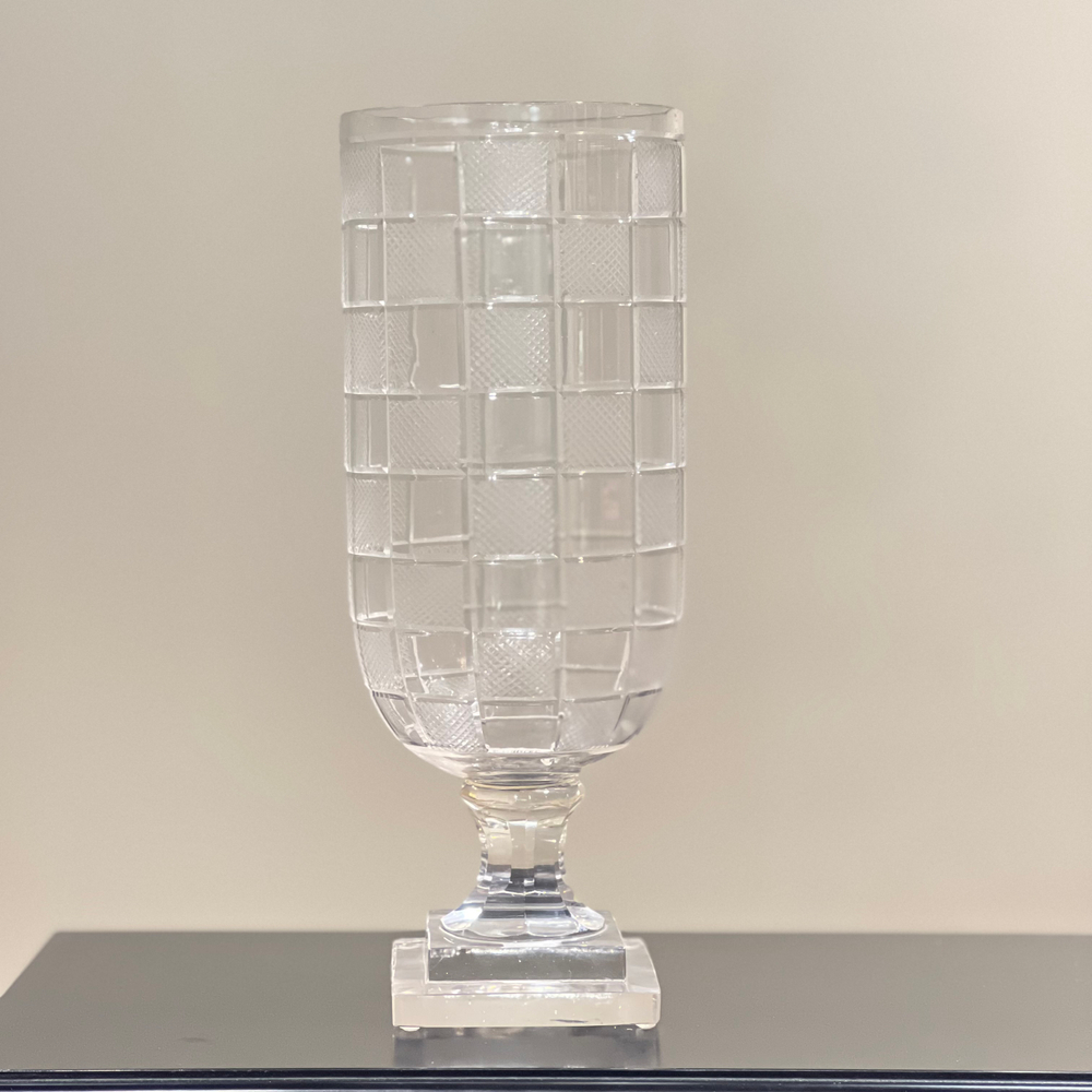 Ваза на ножке с орнаментом 37 см