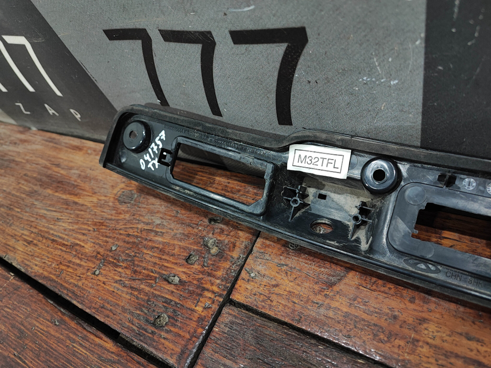 Накладка крышки багажника Exeed TXL 20-нв Б/У Оригинал 609000929AA